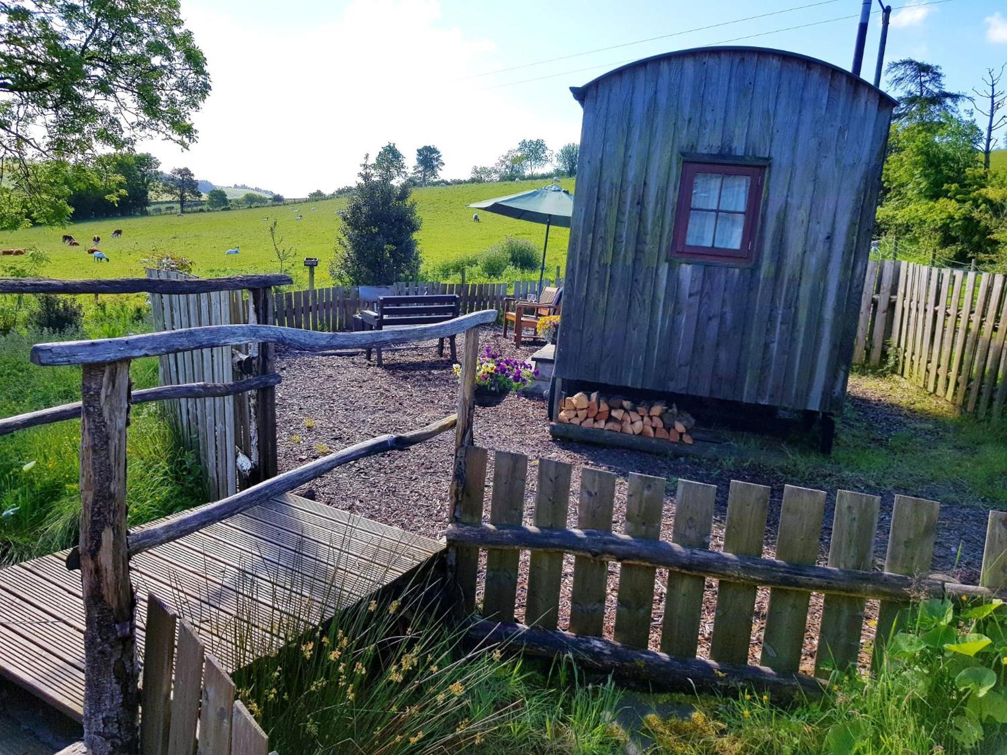 Eco Accommodation Cornflower Holiday クレイブン・アームス エクステリア 写真